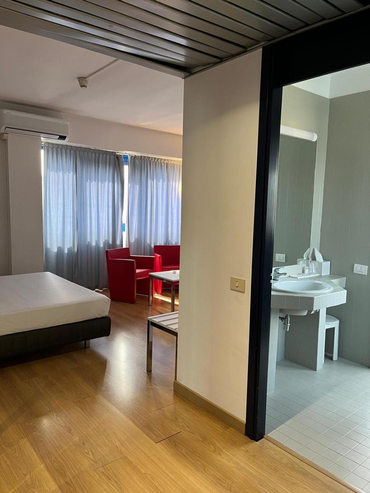 Park Hotel Residence クレーマ エクステリア 写真